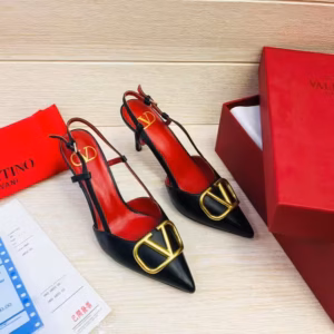 Valentino Garavani Vlogo Signature Slingback Heel